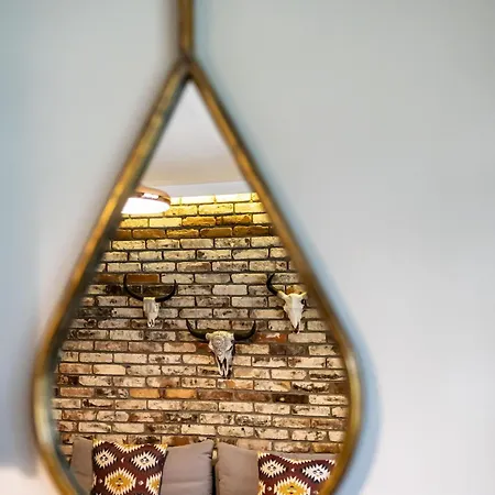 33 Apartmán